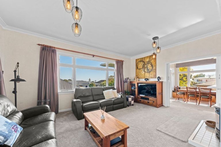 Photo of property in 1/1 Wilton Street, Westown, New Plymouth, 4310