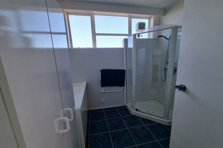 Photo of property in Grandstand Apartments, 37/80 Kent Terrace, Mount Victoria, Wellington, 6011