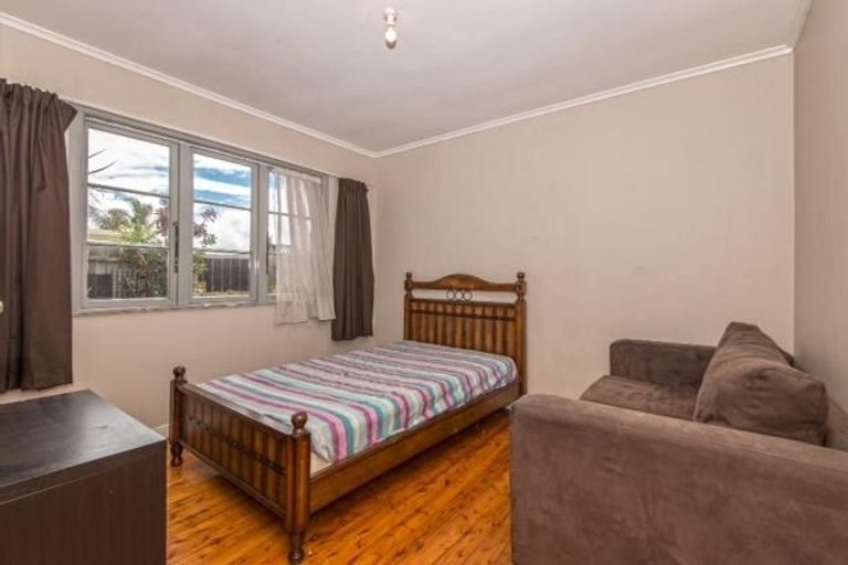 Photo of property in 693 Beach Road, Rothesay Bay, Auckland, 0630