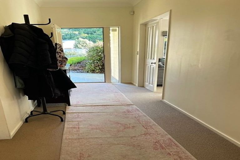 Photo of property in 211 Westchester Drive, Churton Park, Wellington, 6037