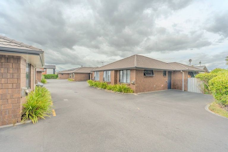 Photo of property in 1/108 Old Farm Road, Hamilton East, Hamilton, 3216