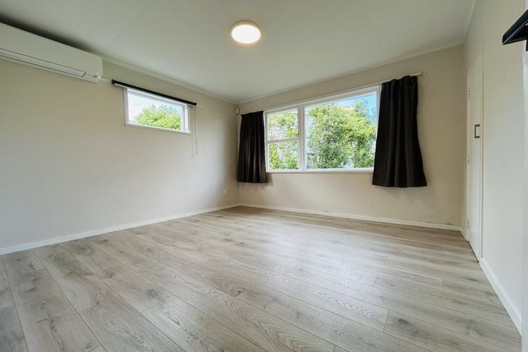 Photo of property in 1/8a Alma Street, Te Atatu South, Auckland, 0610