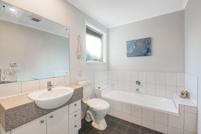 Photo of property in 19 Trimaran Drive, Gulf Harbour, Whangaparaoa, 0930