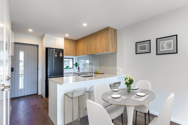 Photo of property in 8/25 Jabuka Street, Glen Eden, 0602