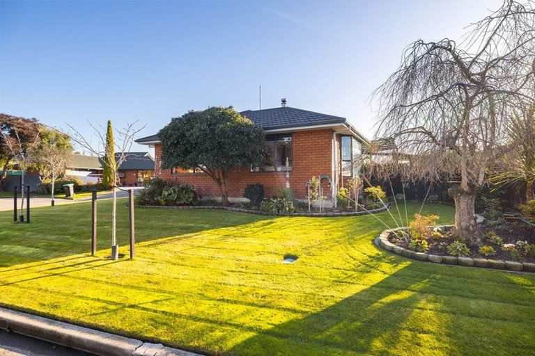 Photo of property in 14 Blakeley Place, Kaiapoi, 7630