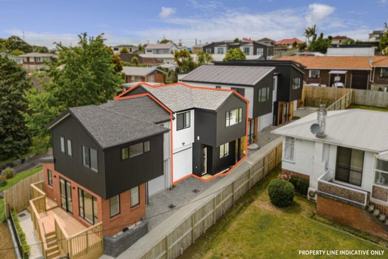 Photo of property in 49b Vera Road, Te Atatu South, Auckland, 0610