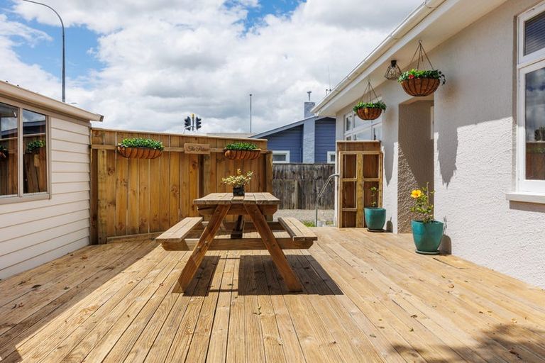 Photo of property in 996 Tremaine Avenue, Roslyn, Palmerston North, 4414