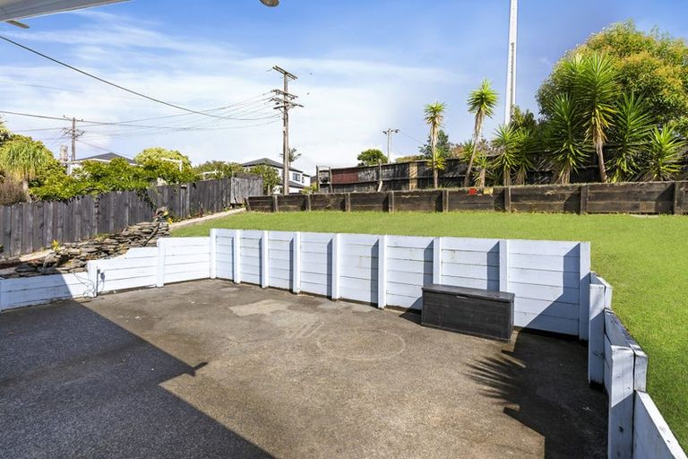 Photo of property in 23 Epping Road, Henderson, Auckland, 0610