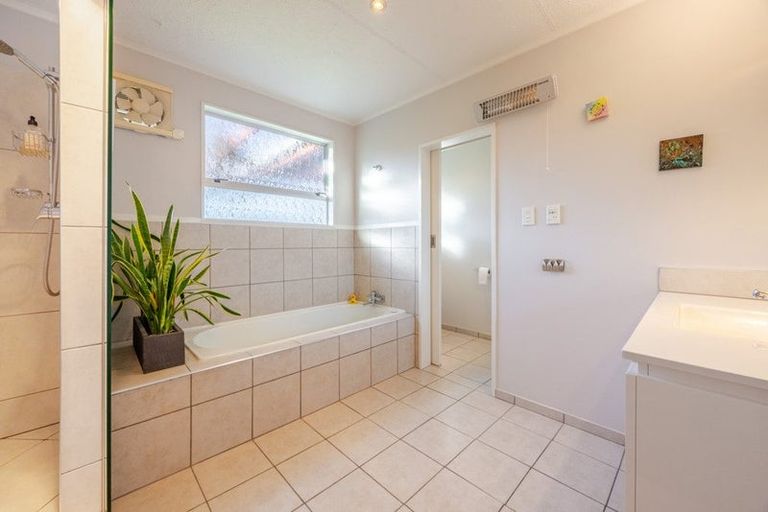Photo of property in 104 Freyberg Avenue, Tamatea, Napier, 4112