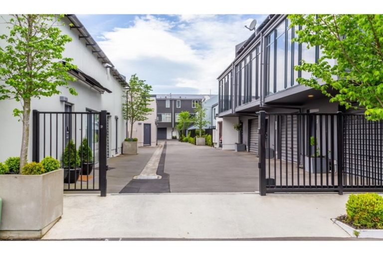 Photo of property in 11/388 Montreal Street, Christchurch Central, Christchurch, 8013