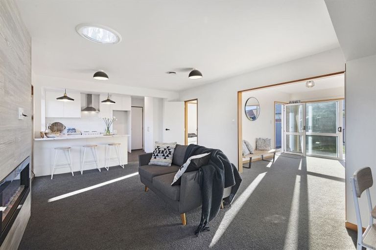 Photo of property in 1/121 Wilsons Road, Saint Martins, Christchurch, 8022