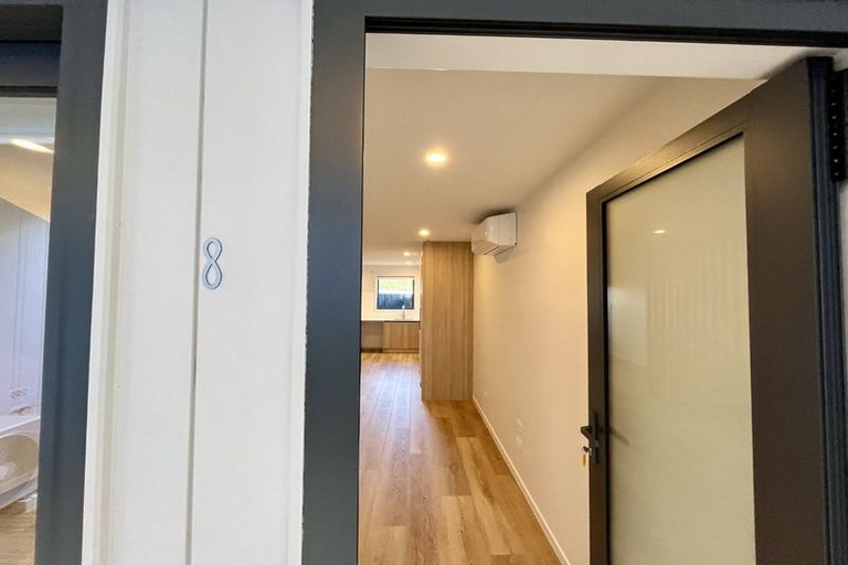 Photo of property in 8/506 Glenfield Road, Bayview, Auckland, 0629