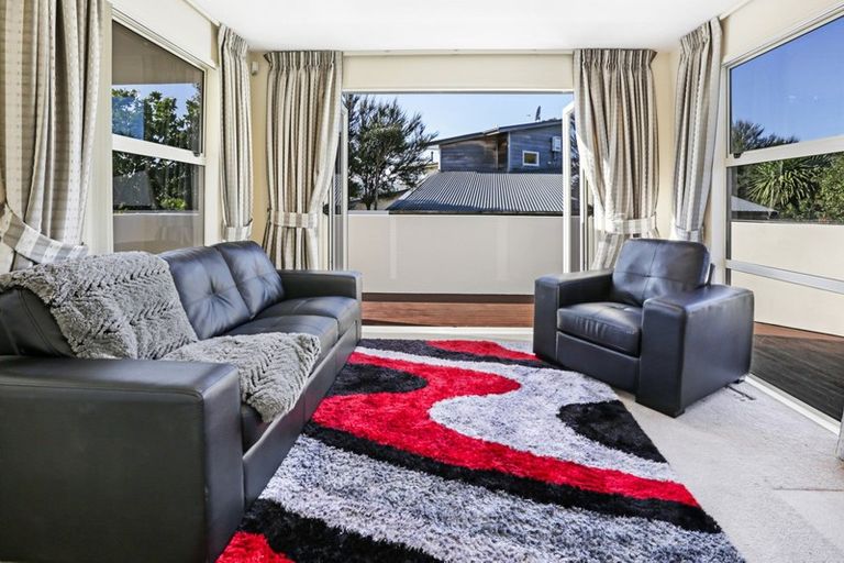 Photo of property in 43 Navigation Drive, Whitby, Porirua, 5024