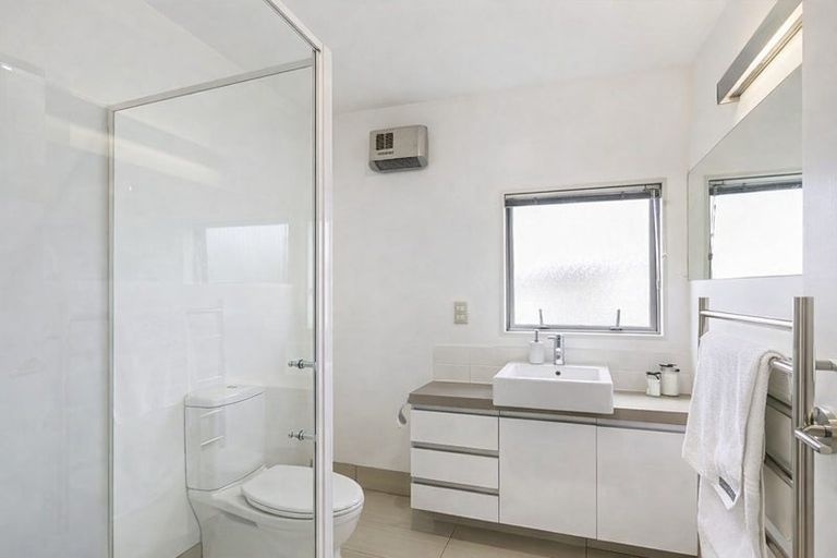 Photo of property in 68 Saddleback Grove, Karori, Wellington, 6012