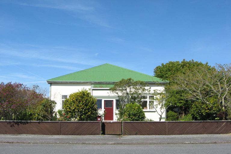 Photo of property in 33 Russell Street, Westport, 7825