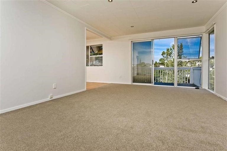 Photo of property in 1/115 Canongate Street, Birkdale, Auckland, 0626