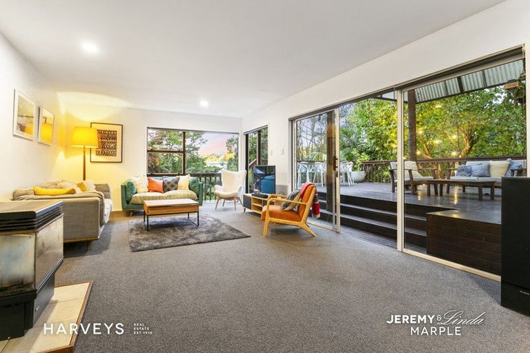 Photo of property in 47 Daffodil Street, Titirangi, Auckland, 0604