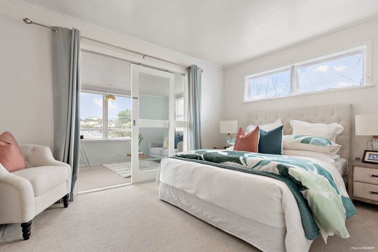 Photo of property in 1/20 Hogans Road, Glenfield, Auckland, 0629