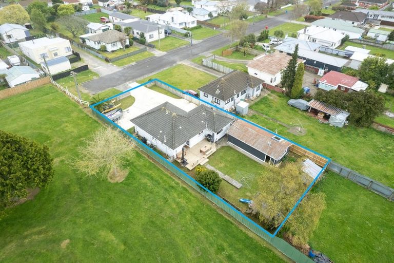 Photo of property in 2 Quinn Road, Levin, 5510