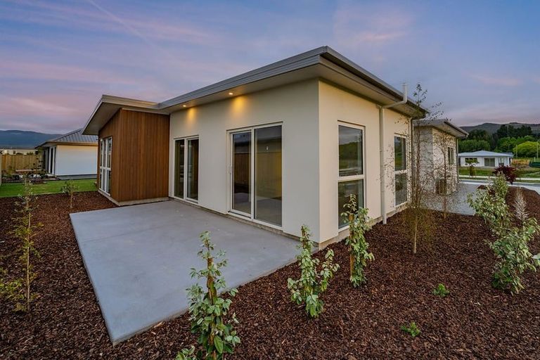 Photo of property in 92 Bateup Road, Richmond, 7020