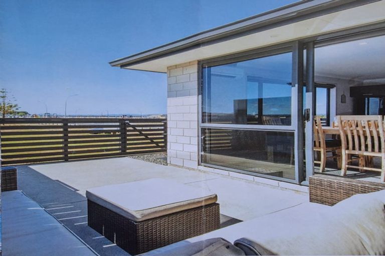 Photo of property in 15 Ponga Place, Papamoa Beach, Papamoa, 3118