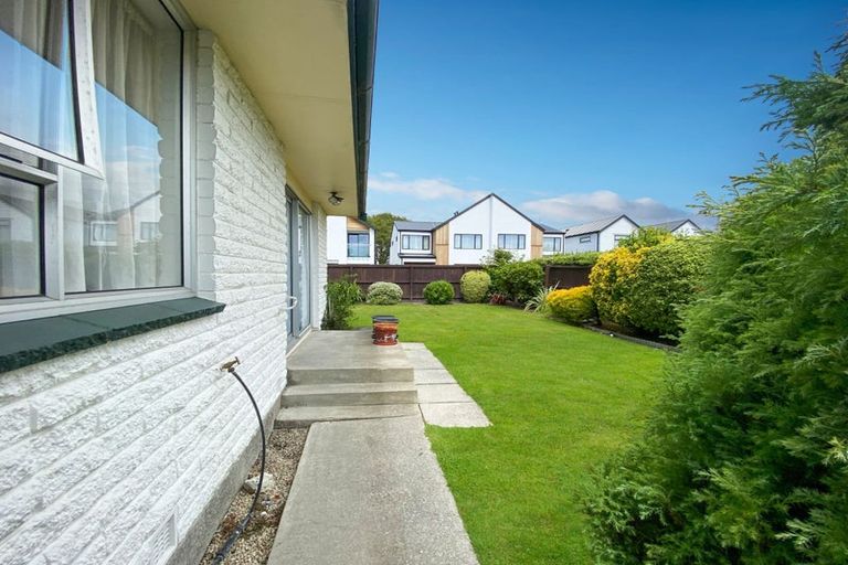 Photo of property in 2/329 Hendersons Road, Hoon Hay, Christchurch, 8025