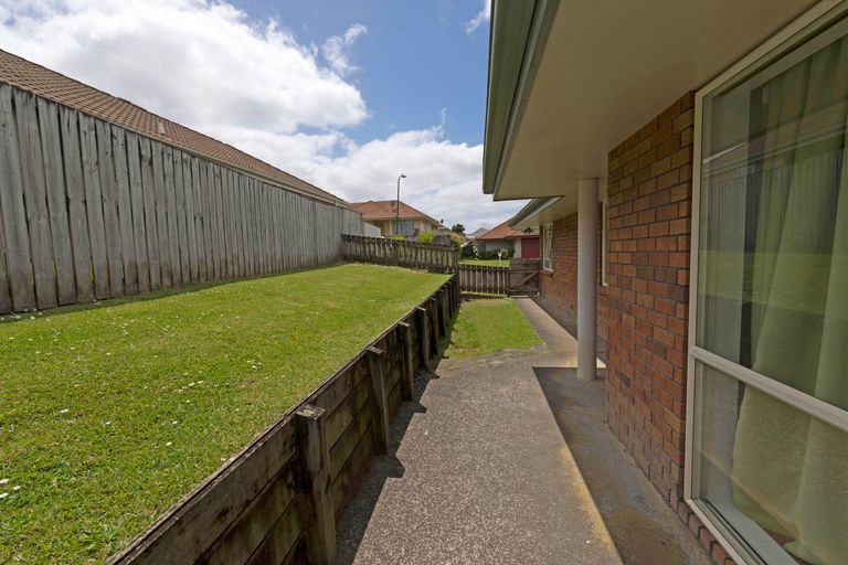 Photo of property in 15 Cretian Crescent, Henderson, Auckland, 0612