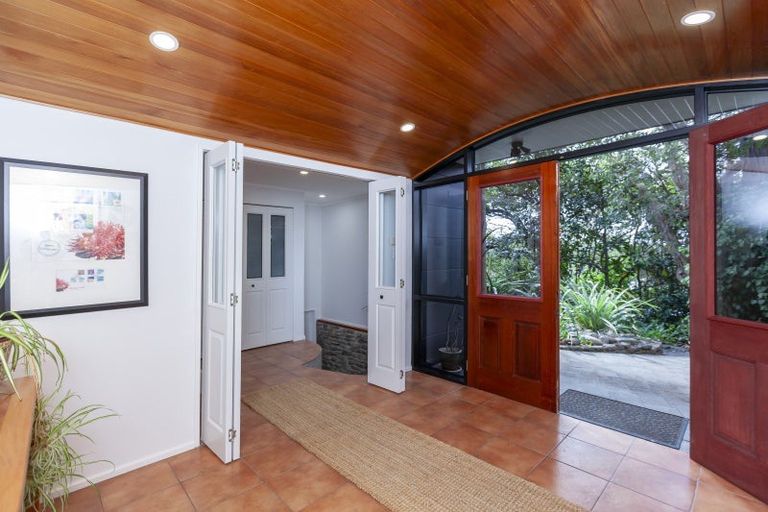 Photo of property in 20 Tiromoana Road, Raumati South, Paraparaumu, 5032