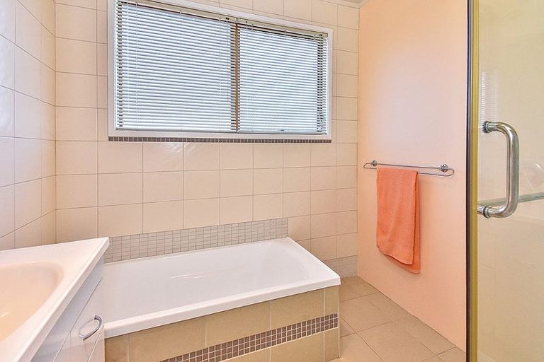 Photo of property in 55 Catkin Crescent, Papatoetoe, Auckland, 2025