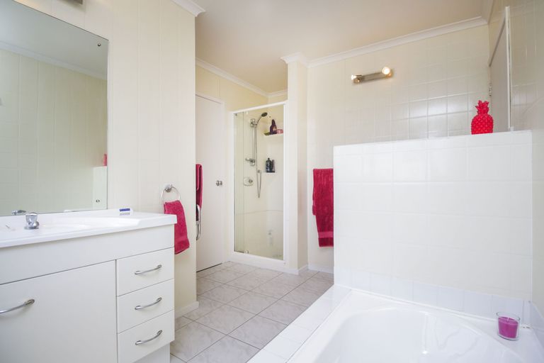 Photo of property in 164 Sturges Road, Henderson, Auckland, 0612