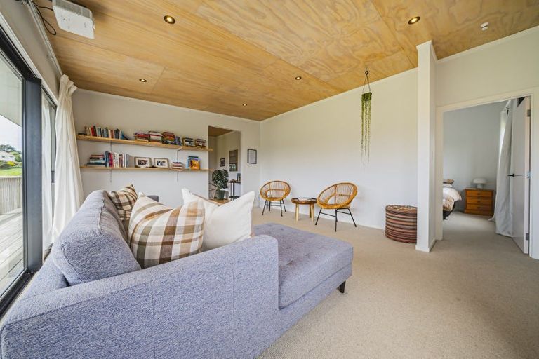 Photo of property in 22b Saint Ives Grove, Whalers Gate, New Plymouth, 4310