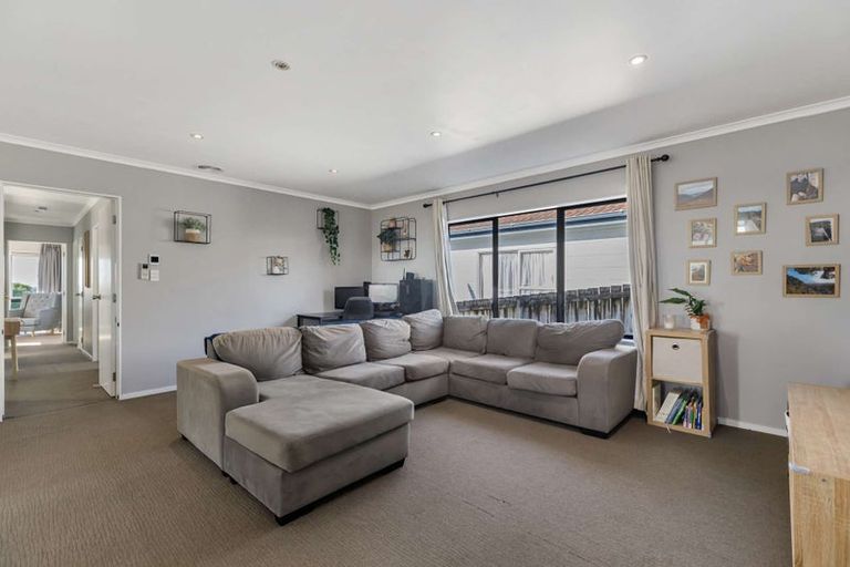Photo of property in 52a Keegan Drive, Massey, Auckland, 0614