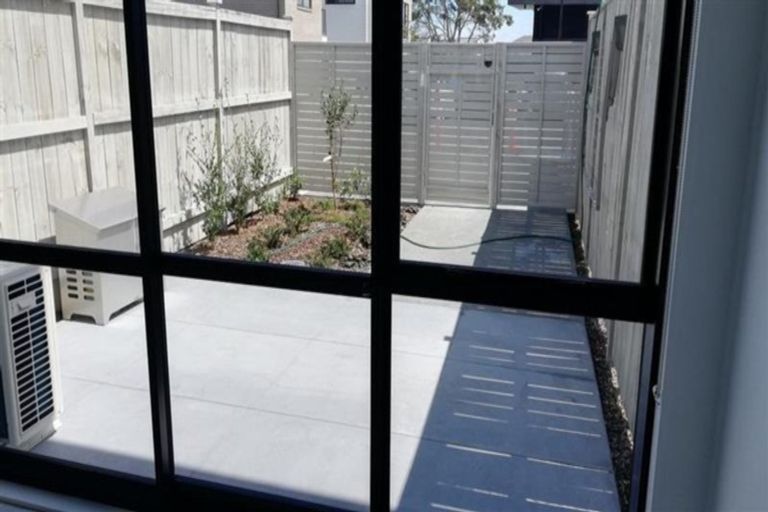 Photo of property in 3b Waituarua Drive, Takanini, 2112