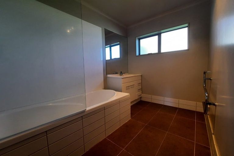 Photo of property in 43 Kellett Road, Ranui, Auckland, 0612