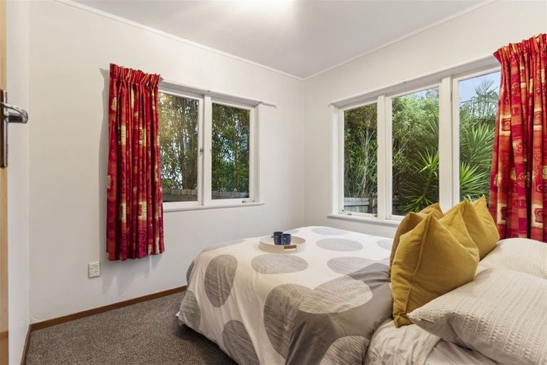Photo of property in 1/5 Hellyers Street, Birkdale, Auckland, 0626