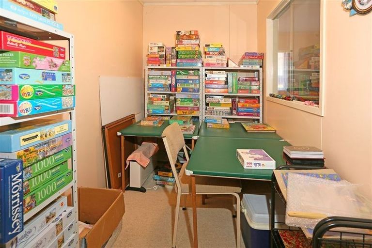 Photo of property in 12 Rhinevale Close, Henderson, Auckland, 0612