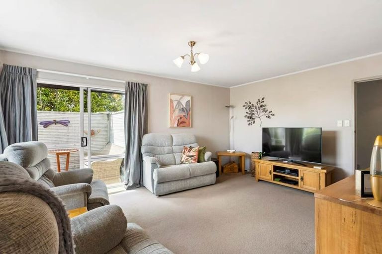 Photo of property in 9 Tree View Avenue, Glenfield, Auckland, 0629