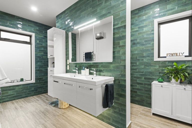 Photo of property in 2 Pheasant Lane, Aokautere, 4471