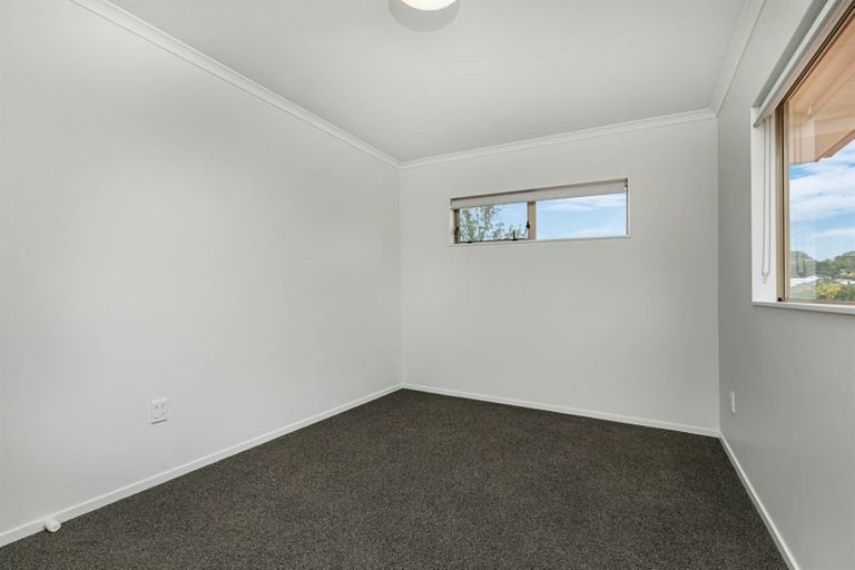 Photo of property in 7 Elder Place, Massey, Auckland, 0614