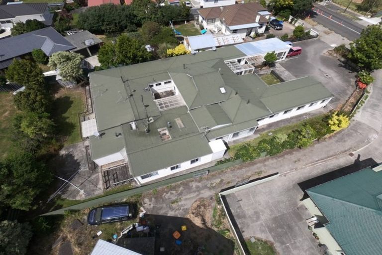 Photo of property in 61 Botanical Road, Takaro, Palmerston North, 4412