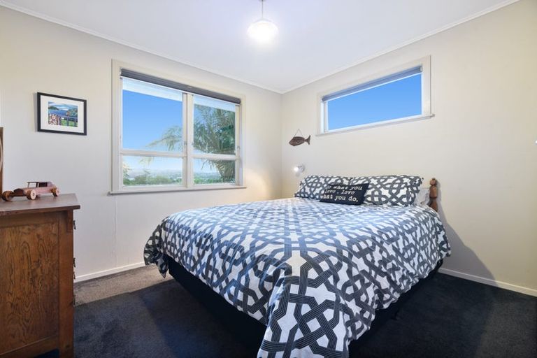 Photo of property in 14 Edgewood Way, Henderson, Auckland, 0612