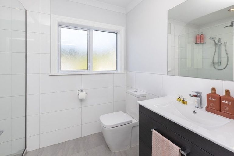 Photo of property in 6 Rushden Rise, Westmorland, Christchurch, 8025