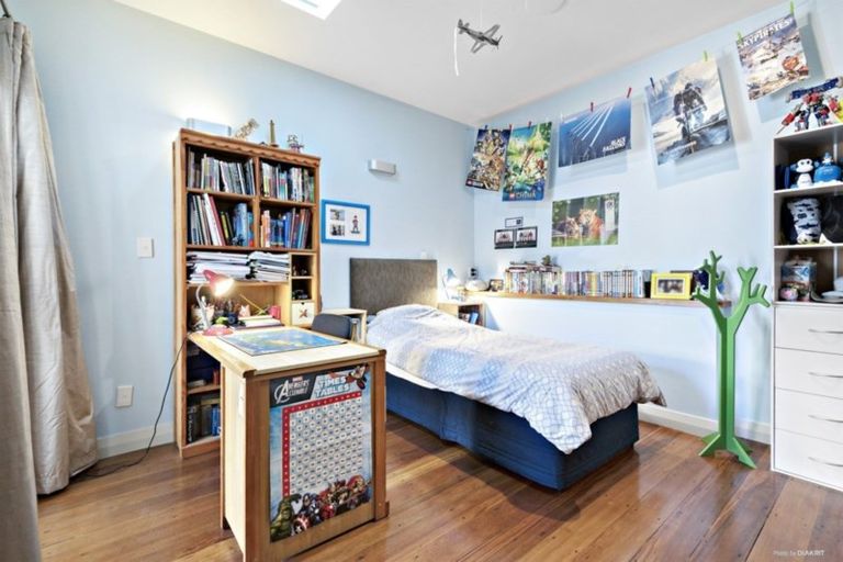 Photo of property in 17 Tisdall Street, Karori, Wellington, 6012