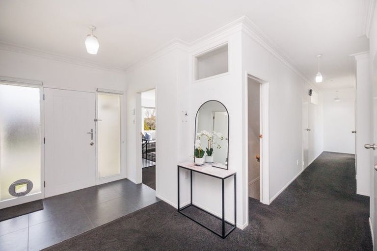 Photo of property in 36 Winston Avenue, Hokowhitu, Palmerston North, 4410