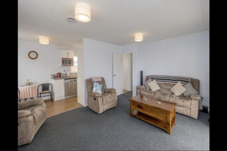 Photo of property in 13 Vogel Street, Levin, 5510