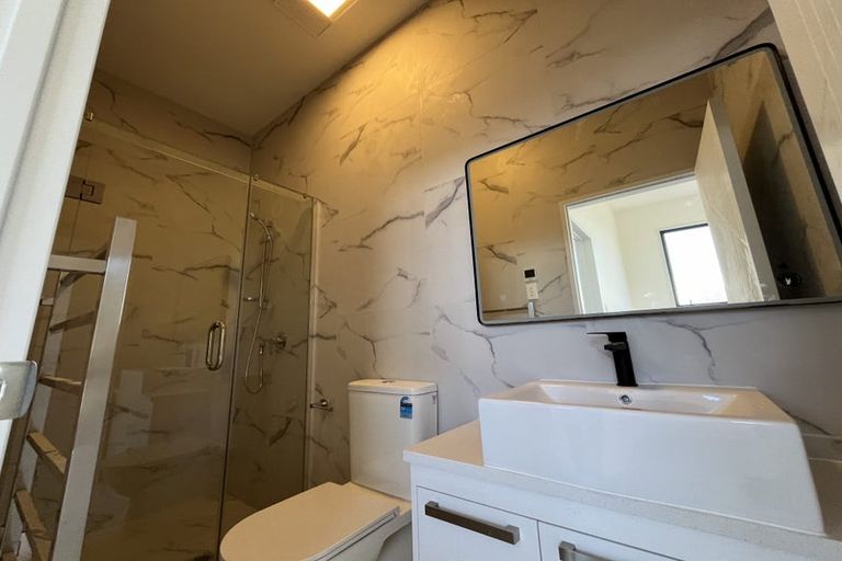 Photo of property in 10d Mantra Road, Massey, Auckland, 0614