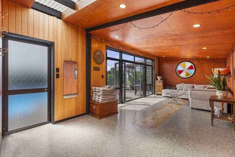 Photo of property in 8 Blenheim Place, Vogeltown, New Plymouth, 4310