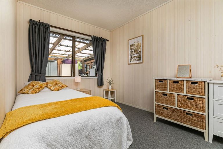 Photo of property in 1/42 Frank Evans Place, Henderson, Auckland, 0610