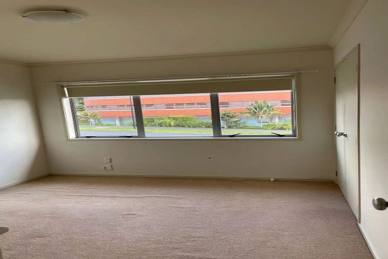 Photo of property in 3 Franheim Crescent, Orewa, 0931
