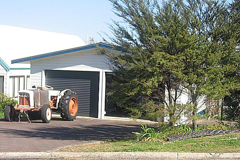 Photo of property in 7 Haddon Crescent, Whitianga, 3510